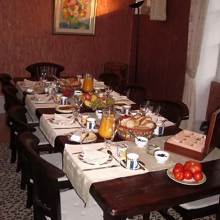Bed & Breakfast Domaine Le Peyrou Luzech